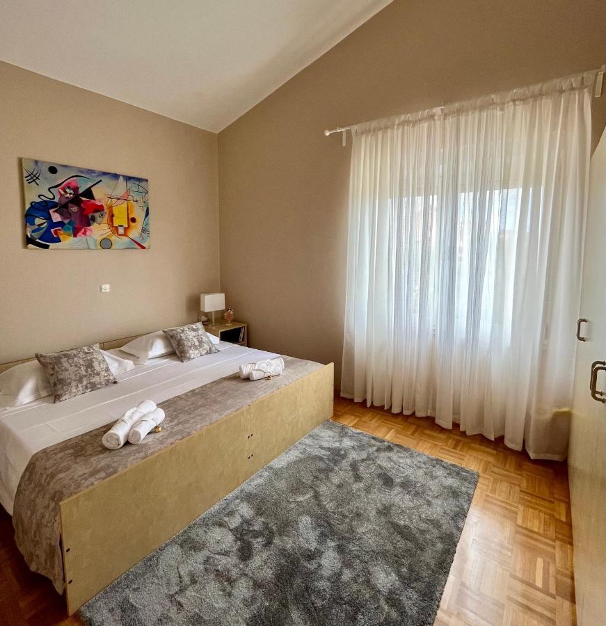 Apartments Tino & Leon Sukošan エクステリア 写真