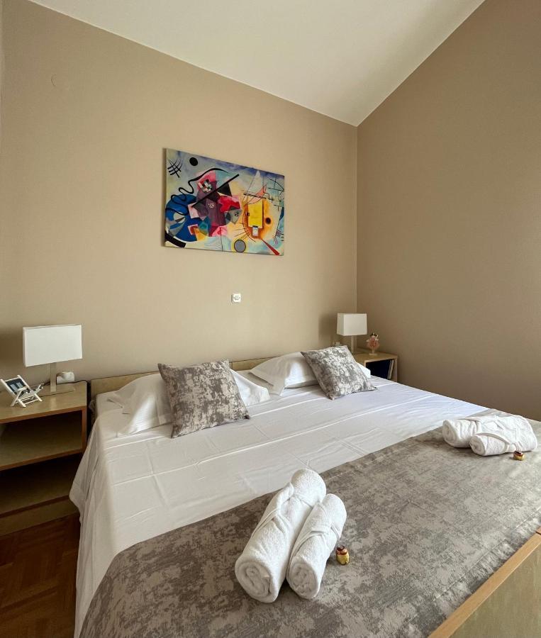 Apartments Tino & Leon Sukošan エクステリア 写真