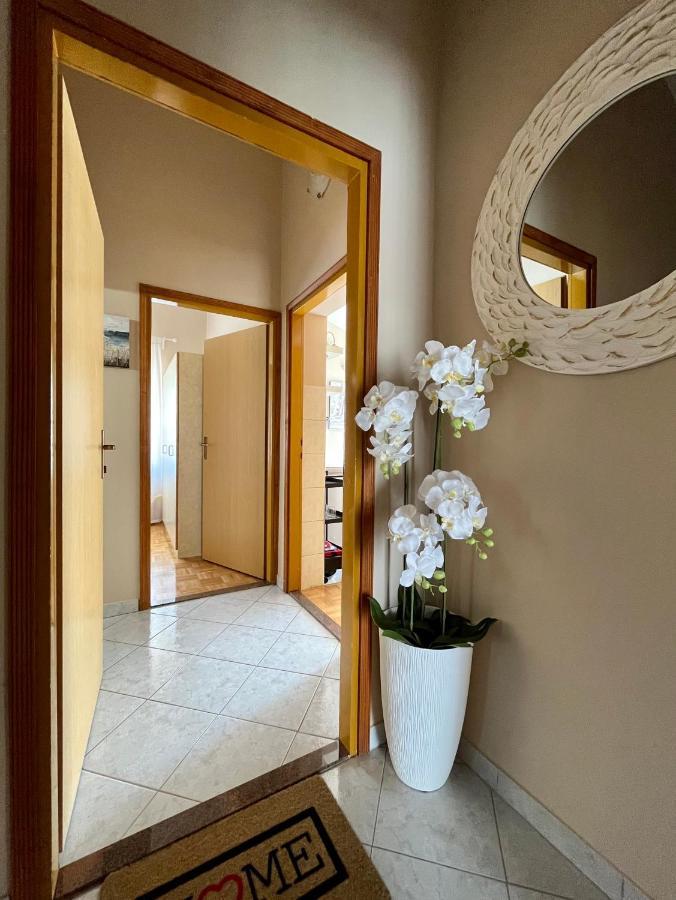 Apartments Tino & Leon Sukošan エクステリア 写真