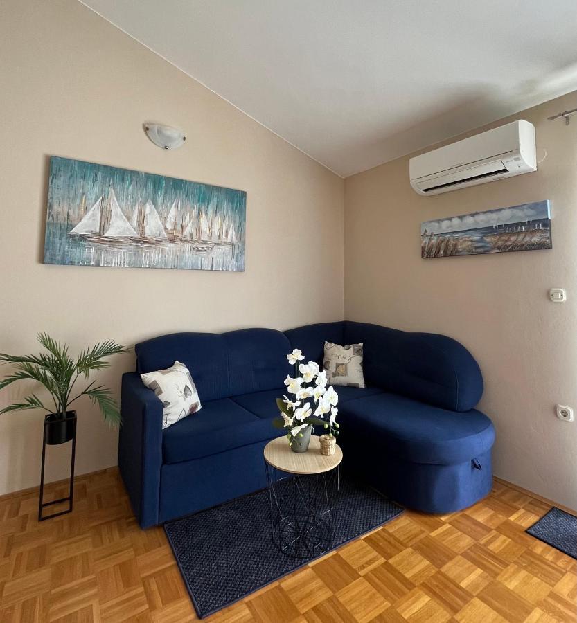 Apartments Tino & Leon Sukošan エクステリア 写真